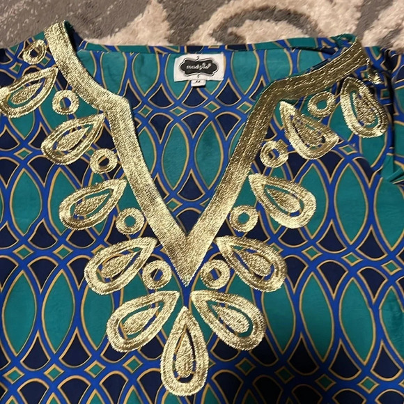 Mudpie like new top. V neck. Super soft. Dressy or casual. Size medium. - Picture 4 of 7